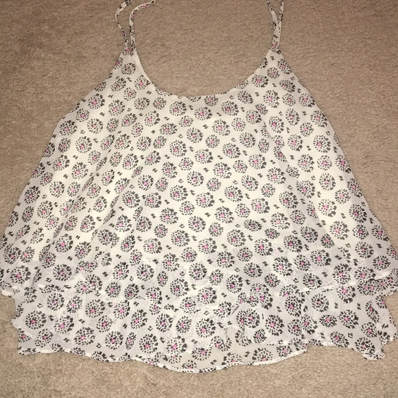 Flow-y patterned tank - Picture 1 of 3